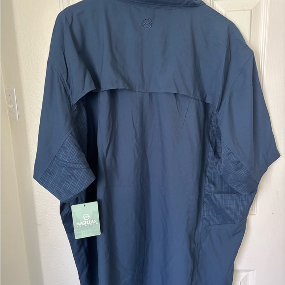 NWT Magellan Outdoors Navy Button-Up Shirt - Picture 4 of 4